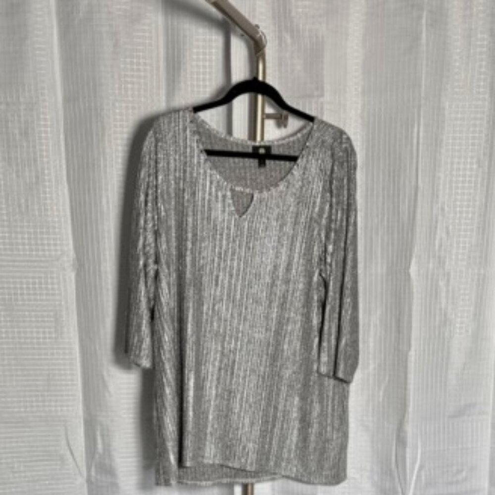 Shiny Silver 3/4 Sleeve Blouse – 2X ✨